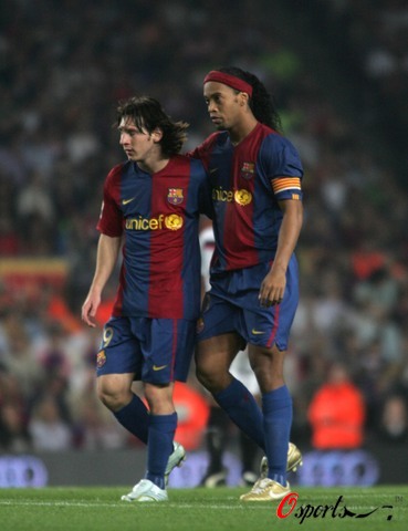 川超分区赛最佳阵出炉：南充门将成为票王，网红向男入选二阵（川超分区赛最佳阵公布：南充门将加冕票王，网红向男跻身二阵）