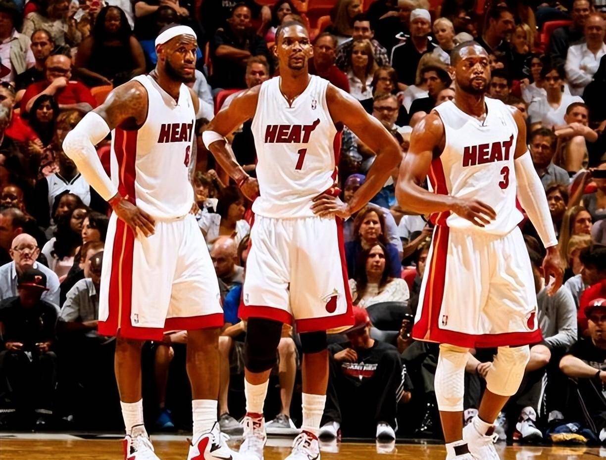 孙颖莎为何不站C位？刘国梁为何不与日本队握手？原因不言而喻（孙颖莎为何未站中间？刘国梁为何未与日本队握手？背后缘由一目了然）