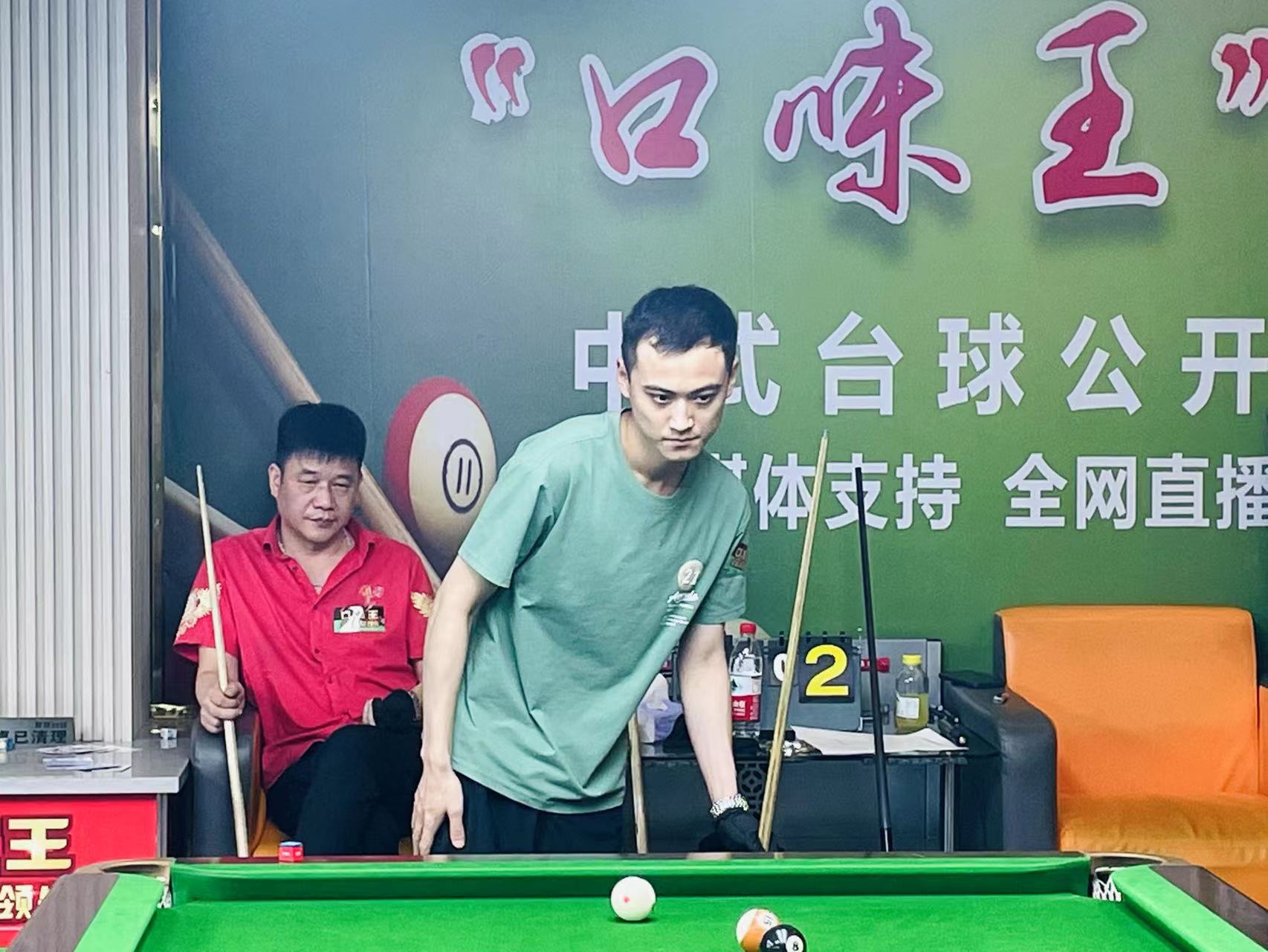 动场两用的 动场两用的